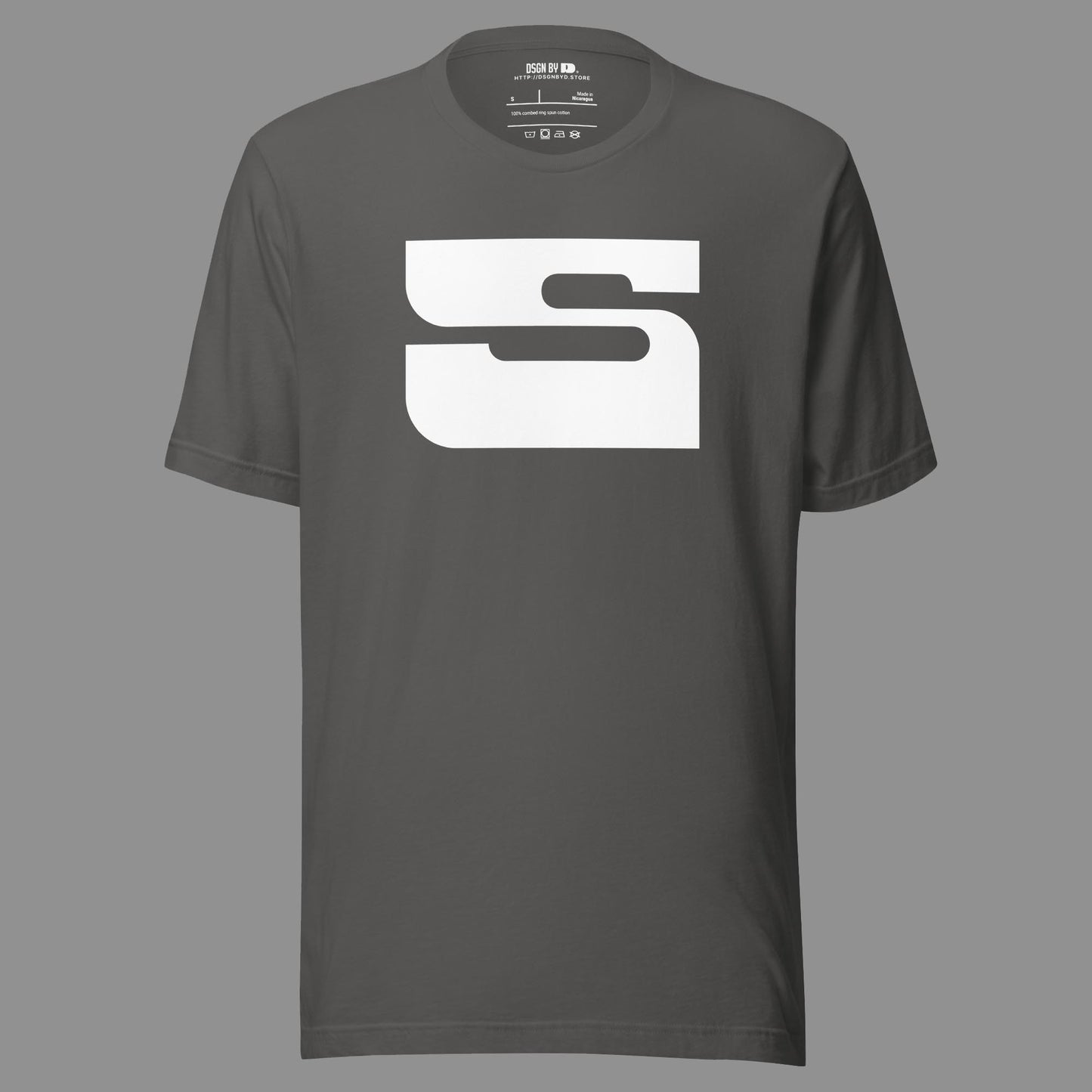 A grey cotton unisex graphic tee with letter S.